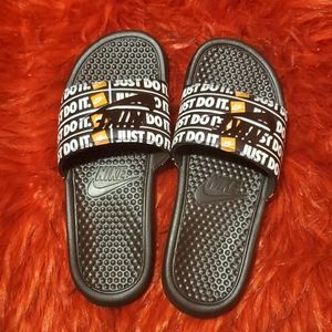 mens/ woman slides in great condition